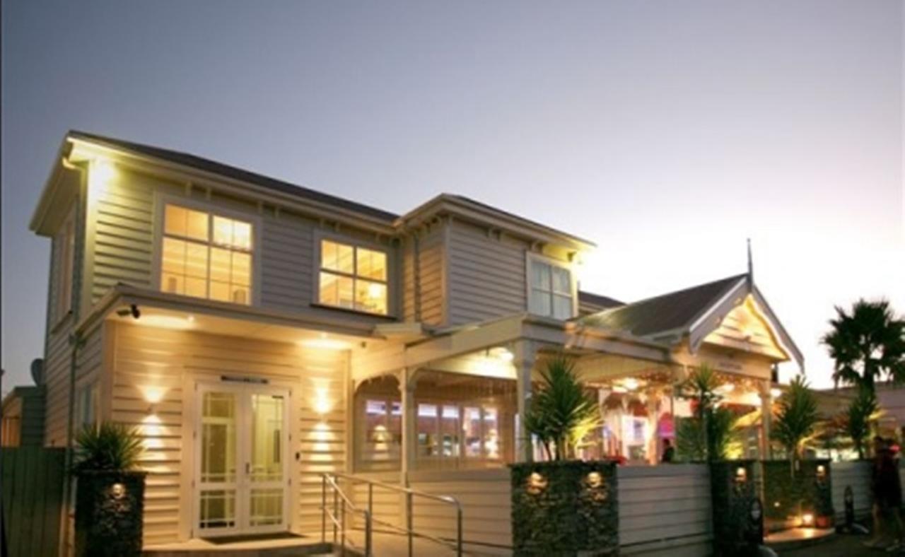 Tuakau Hotel Exteriör bild